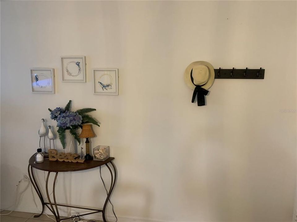 For Sale: $92,000 (2 beds, 2 baths, 919 Square Feet)