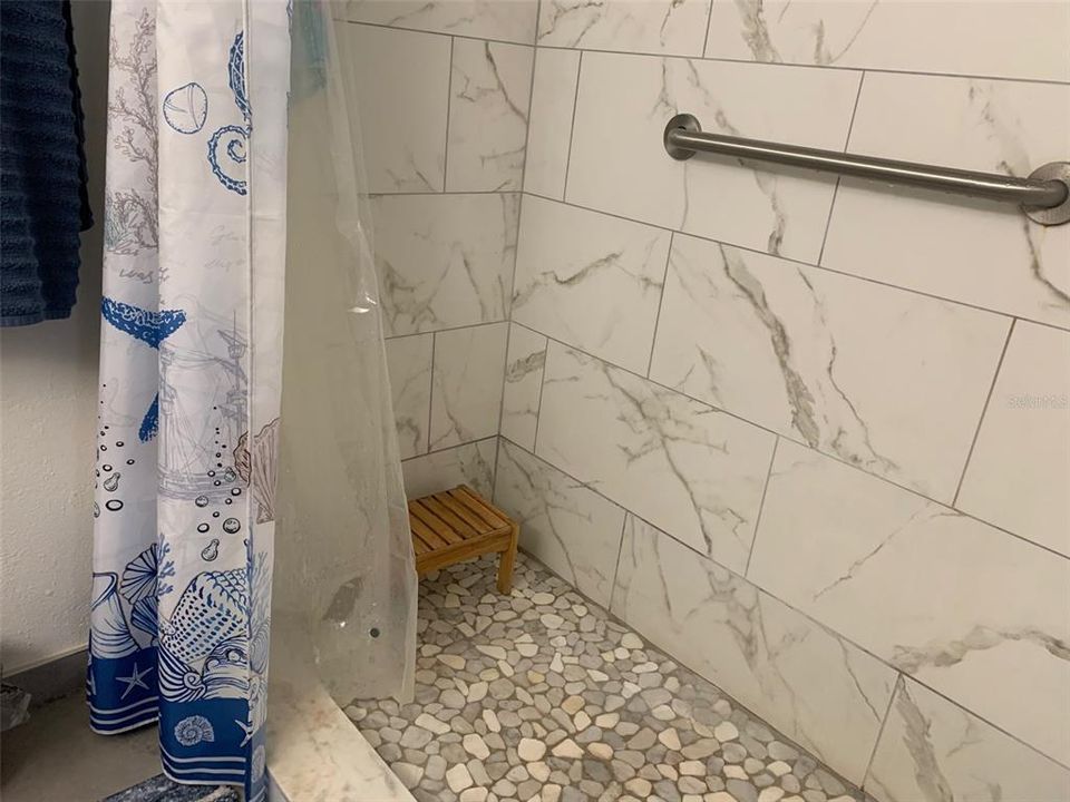 For Sale: $92,000 (2 beds, 2 baths, 919 Square Feet)