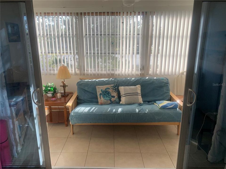 For Sale: $92,000 (2 beds, 2 baths, 919 Square Feet)