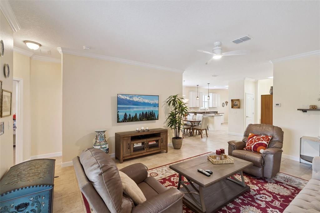 En Venta: $399,000 (3 camas, 2 baños, 1672 Pies cuadrados)