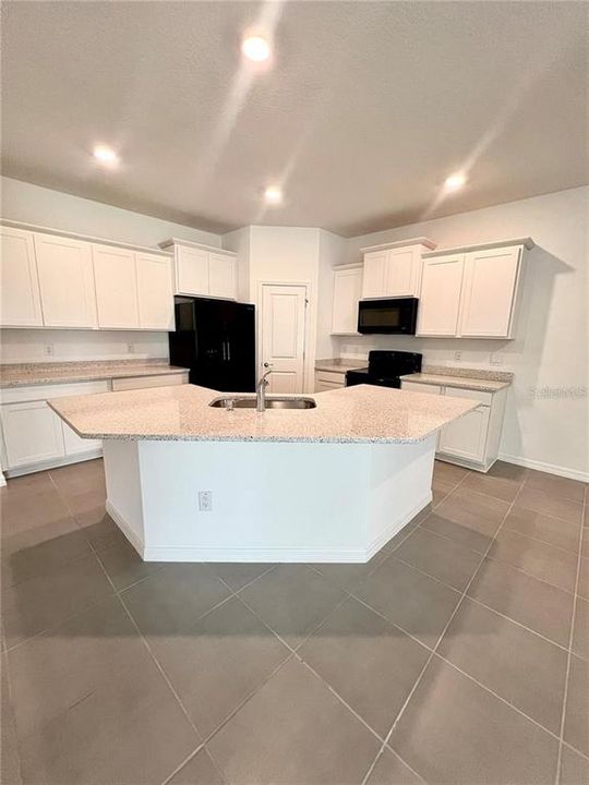 出租: $2,500 (3 贝兹, 2 浴室, 1593 平方英尺)