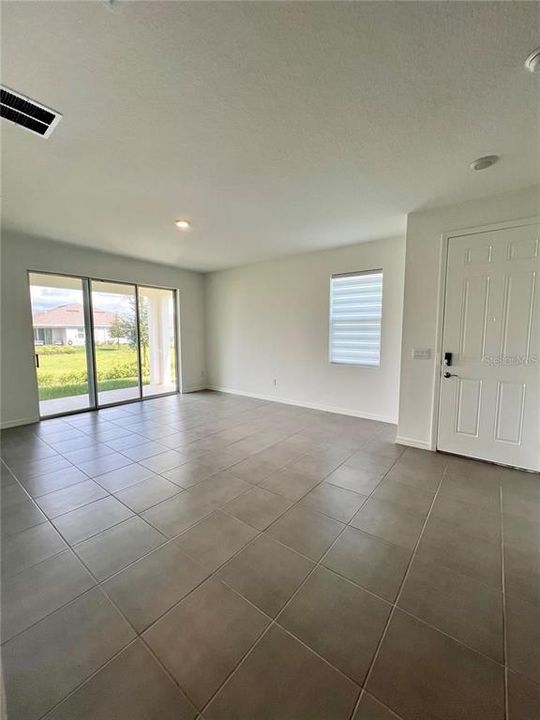 出租: $2,500 (3 贝兹, 2 浴室, 1593 平方英尺)