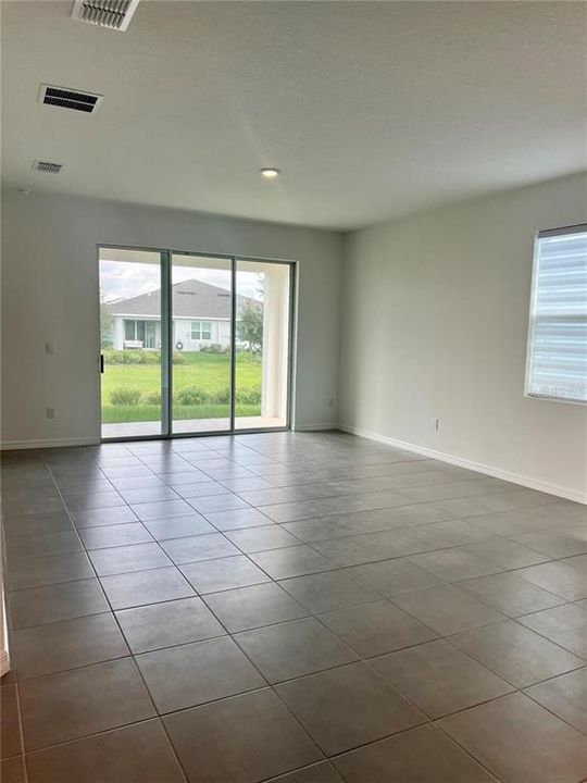 出租: $2,500 (3 贝兹, 2 浴室, 1593 平方英尺)