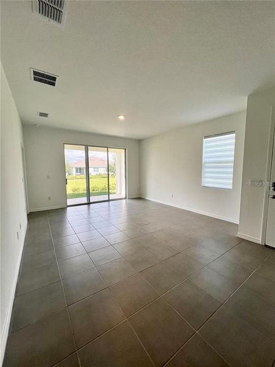 出租: $2,500 (3 贝兹, 2 浴室, 1593 平方英尺)