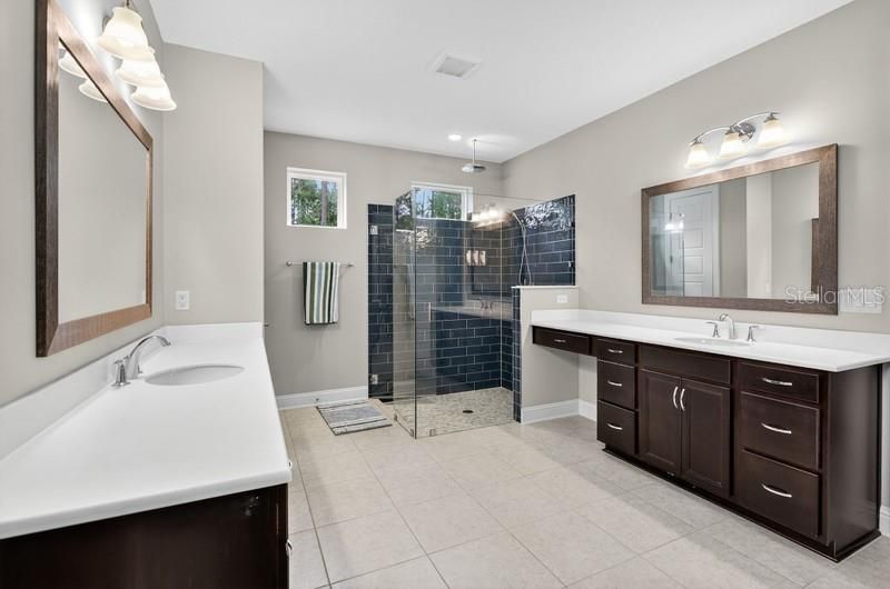 For Sale: $999,990 (4 beds, 4 baths, 3239 Square Feet)