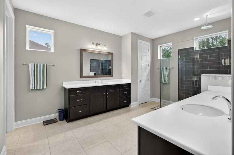 For Sale: $999,990 (4 beds, 4 baths, 3239 Square Feet)