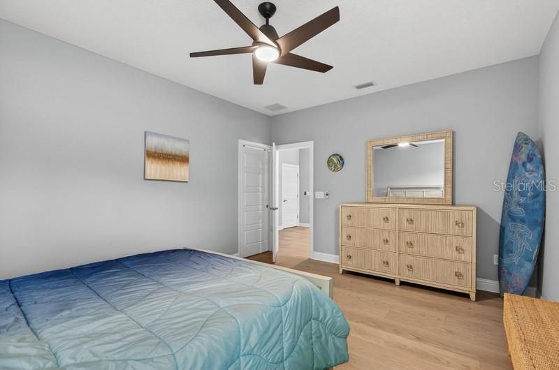 For Sale: $999,990 (4 beds, 4 baths, 3239 Square Feet)