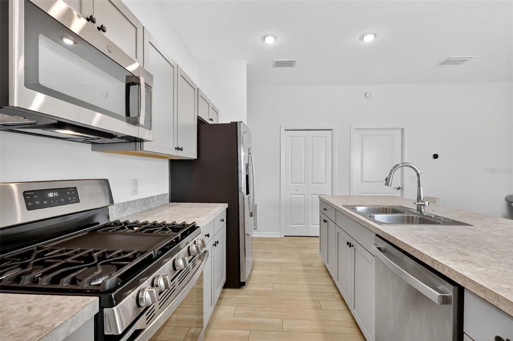 En Venta: $245,000 (2 camas, 2 baños, 1039 Pies cuadrados)