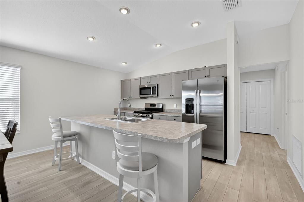 En Venta: $245,000 (2 camas, 2 baños, 1039 Pies cuadrados)