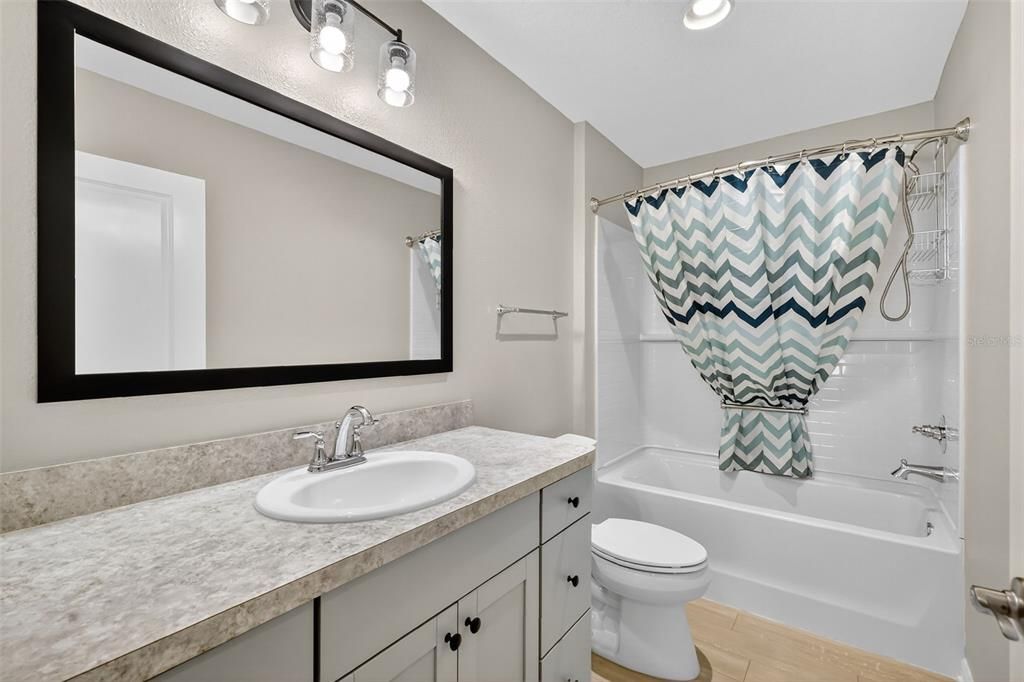 En Venta: $245,000 (2 camas, 2 baños, 1039 Pies cuadrados)