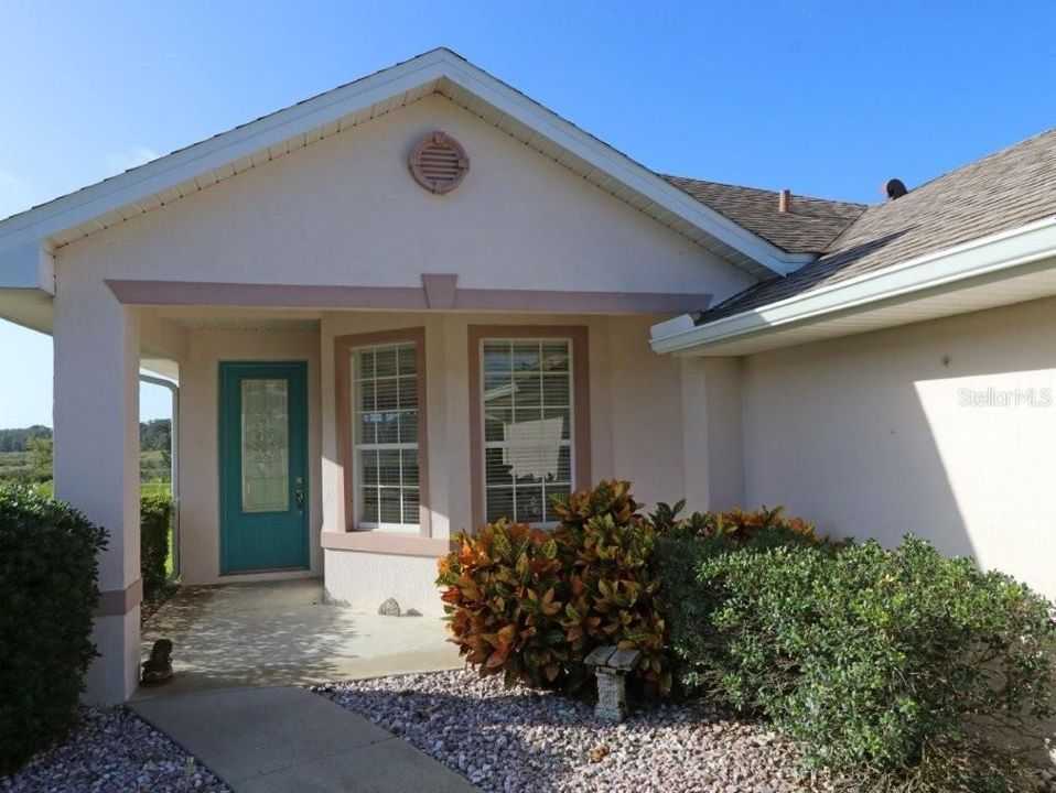 For Sale: $275,000 (3 beds, 2 baths, 1469 Square Feet)