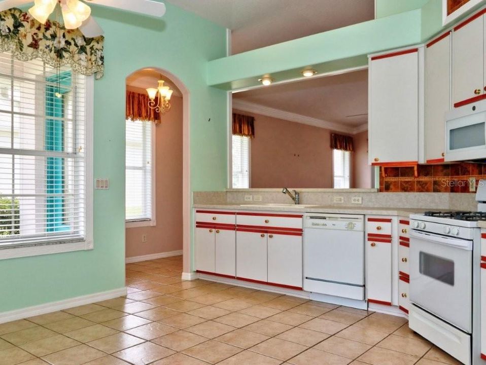 For Sale: $275,000 (3 beds, 2 baths, 1469 Square Feet)