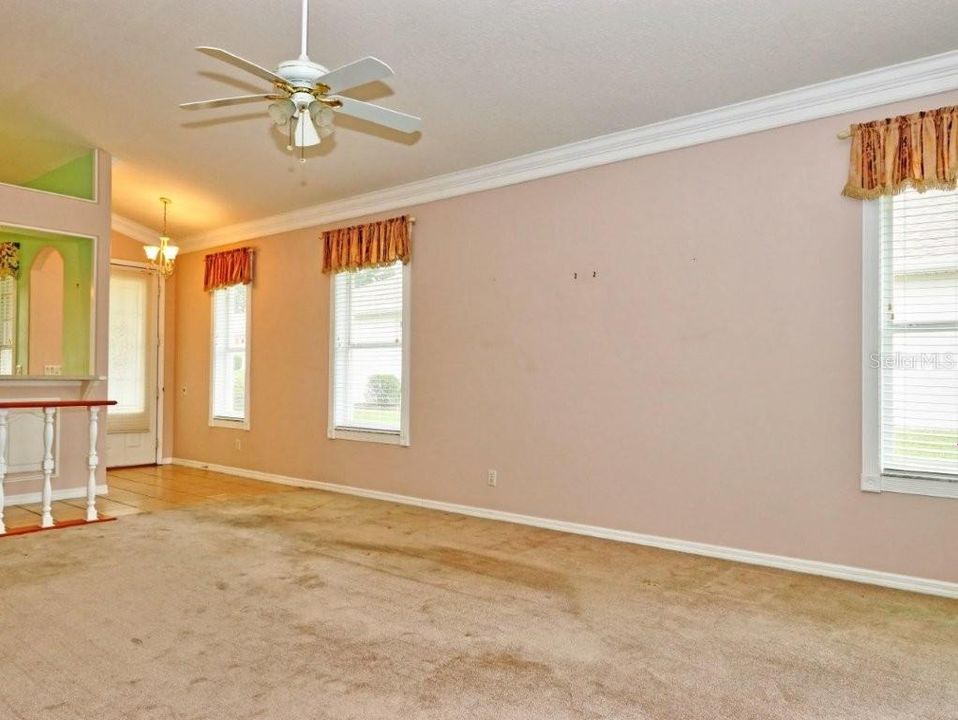 For Sale: $275,000 (3 beds, 2 baths, 1469 Square Feet)