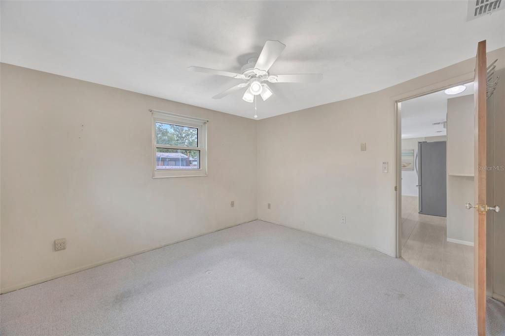 Activo con contrato: $219,900 (2 camas, 2 baños, 1054 Pies cuadrados)