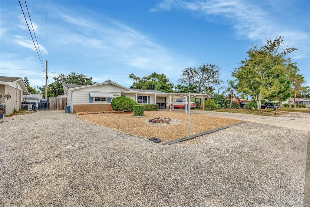 Activo con contrato: $219,900 (2 camas, 2 baños, 1054 Pies cuadrados)