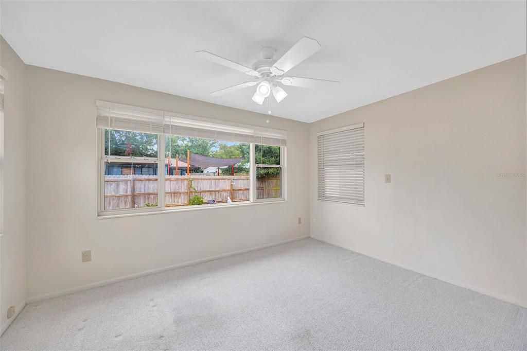 Activo con contrato: $219,900 (2 camas, 2 baños, 1054 Pies cuadrados)