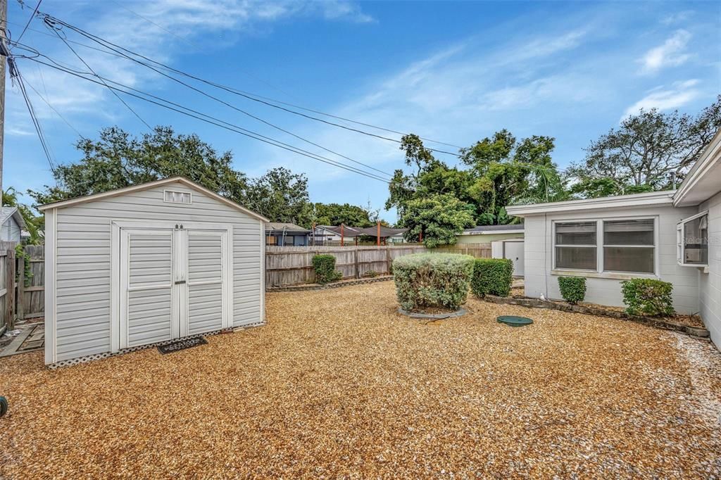 Activo con contrato: $219,900 (2 camas, 2 baños, 1054 Pies cuadrados)