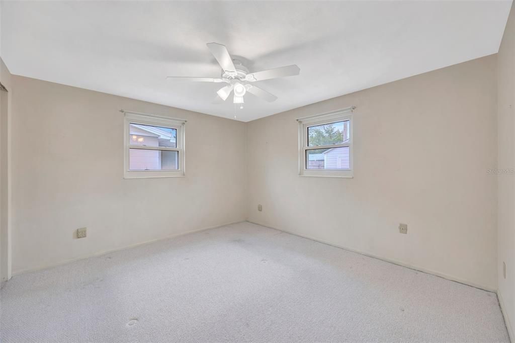 Activo con contrato: $219,900 (2 camas, 2 baños, 1054 Pies cuadrados)