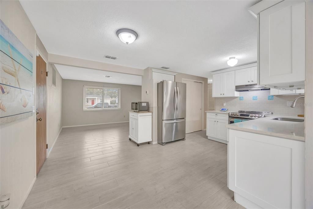 Activo con contrato: $219,900 (2 camas, 2 baños, 1054 Pies cuadrados)