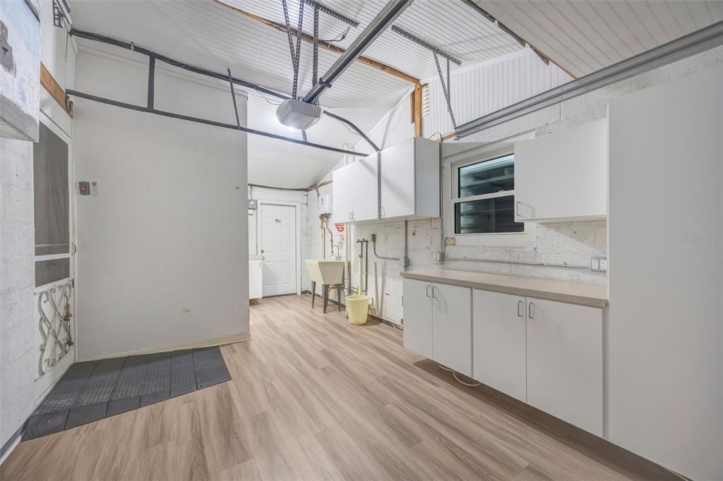 Activo con contrato: $219,900 (2 camas, 2 baños, 1054 Pies cuadrados)