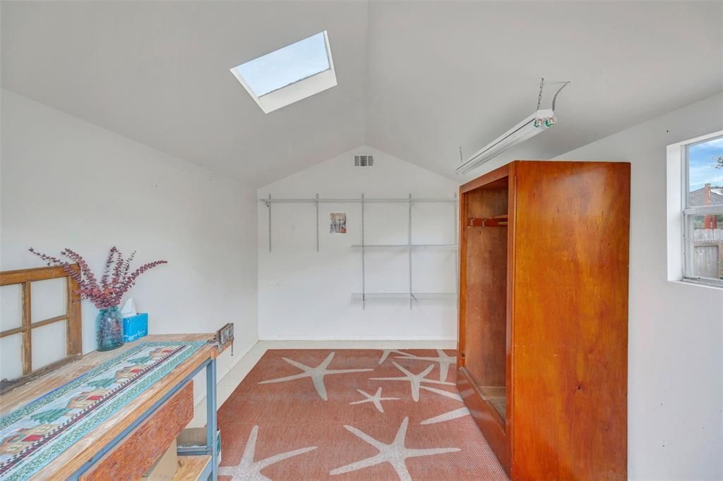 Activo con contrato: $219,900 (2 camas, 2 baños, 1054 Pies cuadrados)