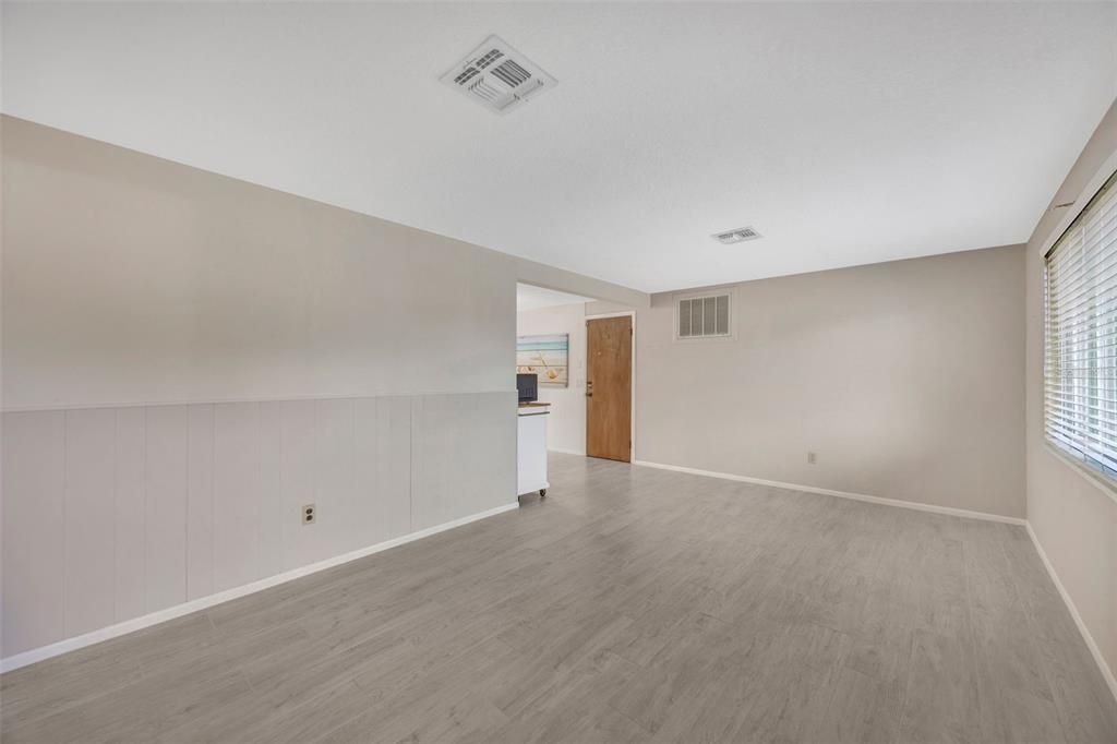 Activo con contrato: $219,900 (2 camas, 2 baños, 1054 Pies cuadrados)