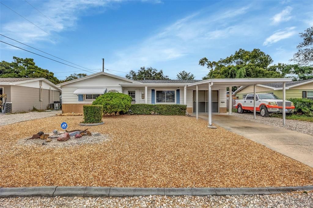 Activo con contrato: $219,900 (2 camas, 2 baños, 1054 Pies cuadrados)