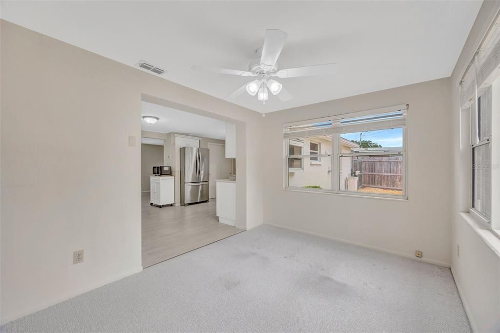 Activo con contrato: $219,900 (2 camas, 2 baños, 1054 Pies cuadrados)