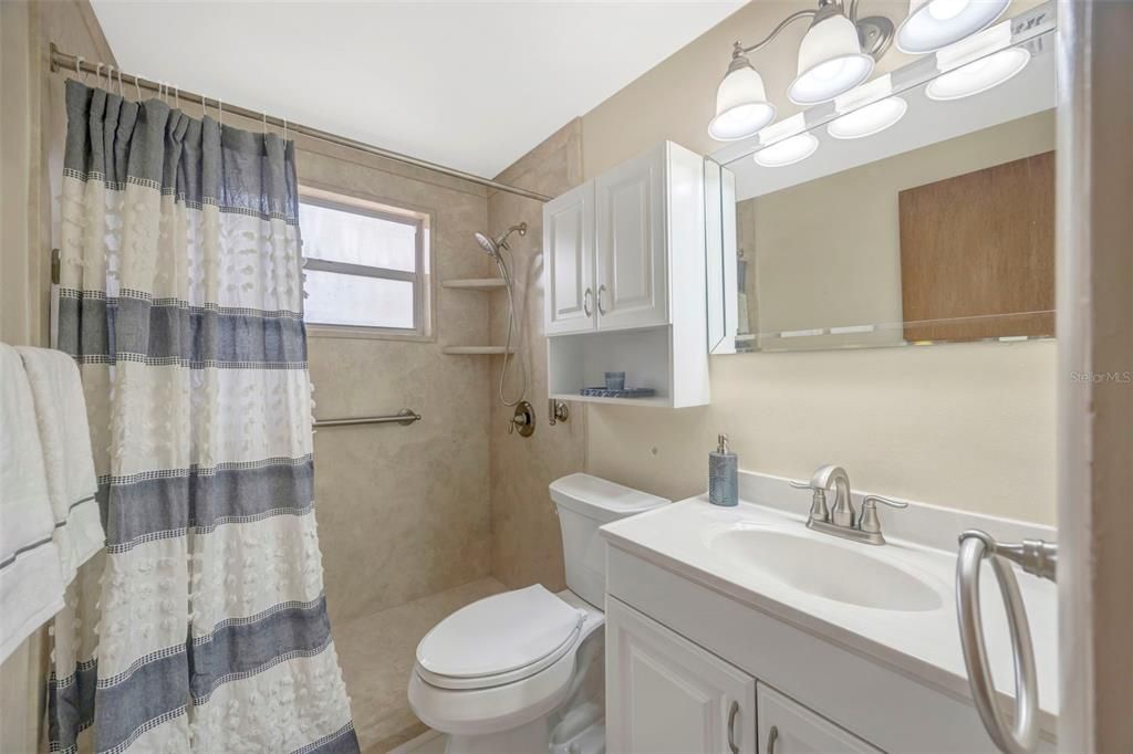 Activo con contrato: $219,900 (2 camas, 2 baños, 1054 Pies cuadrados)