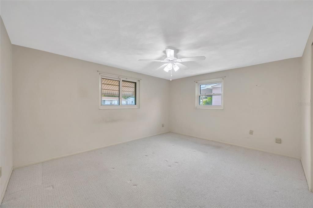 Activo con contrato: $219,900 (2 camas, 2 baños, 1054 Pies cuadrados)