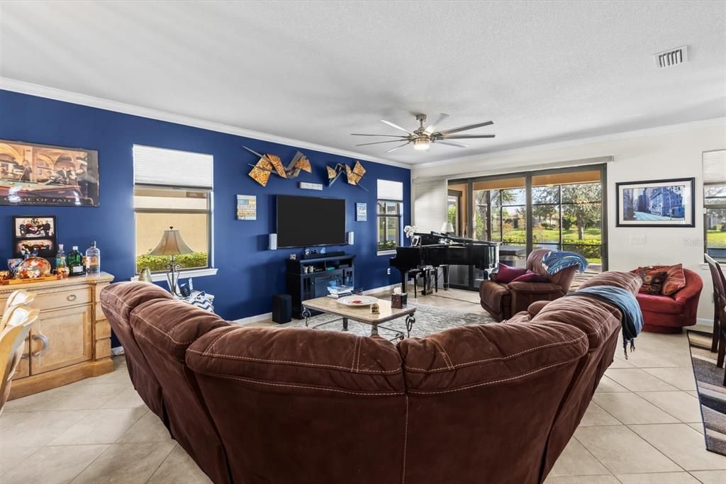 На продажу: $564,900 (3 спален, 2 ванн, 2018 Квадратных фут)