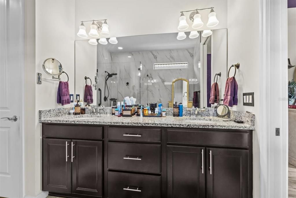 На продажу: $564,900 (3 спален, 2 ванн, 2018 Квадратных фут)