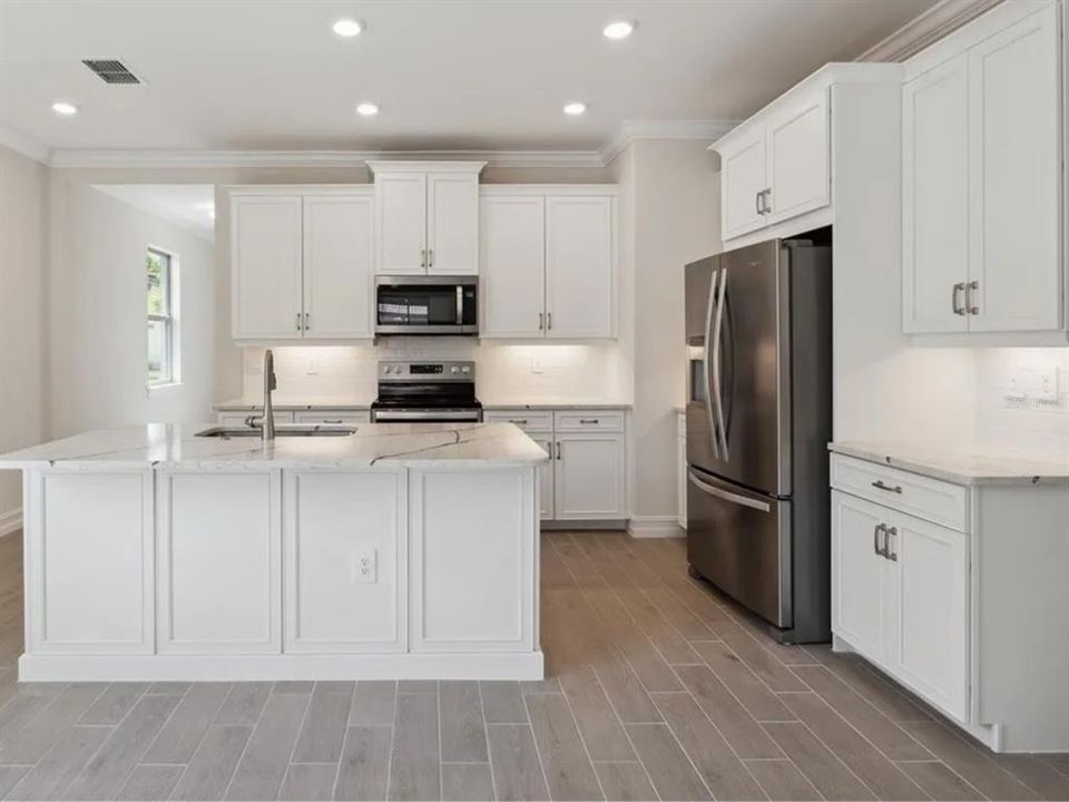 For Rent: $2,650 (2 beds, 2 baths, 1614 Square Feet)