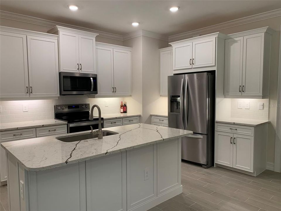 For Rent: $2,650 (2 beds, 2 baths, 1614 Square Feet)