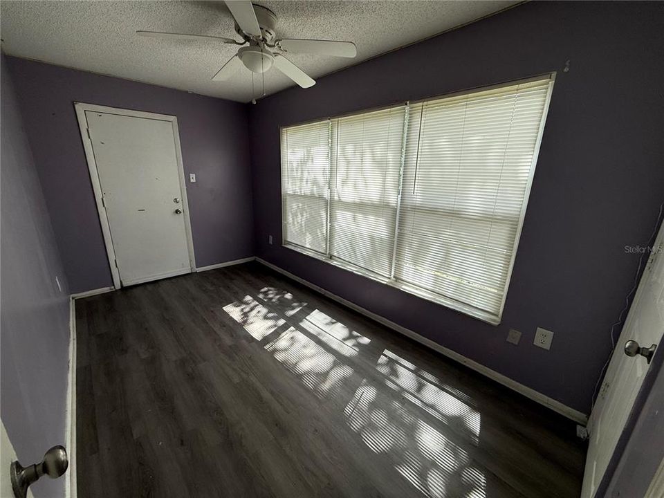 Active With Contract: $299,900 (4 beds, 0 baths, 1310 Square Feet)