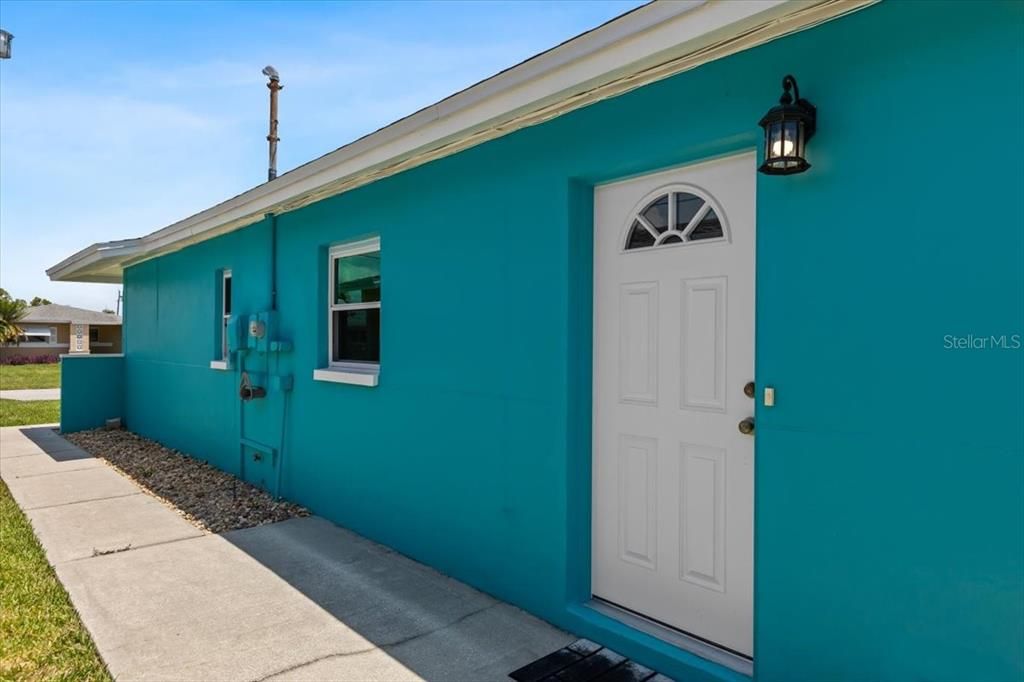 Active With Contract: $340,000 (2 beds, 1 baths, 1256 Square Feet)