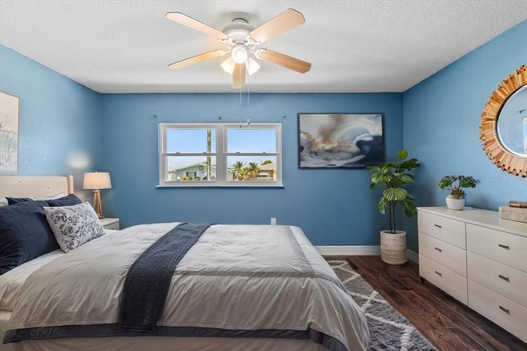 Active With Contract: $340,000 (2 beds, 1 baths, 1256 Square Feet)