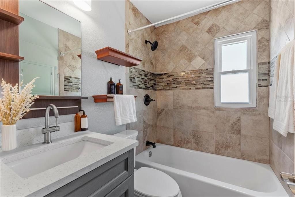 Active With Contract: $340,000 (2 beds, 1 baths, 1256 Square Feet)