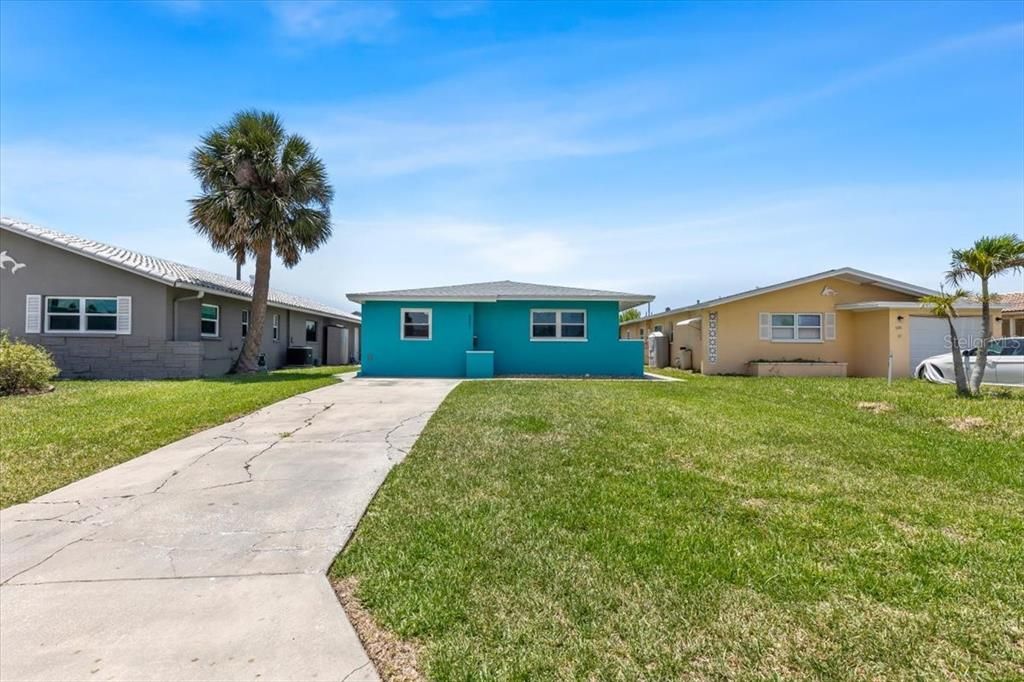 Active With Contract: $340,000 (2 beds, 1 baths, 1256 Square Feet)