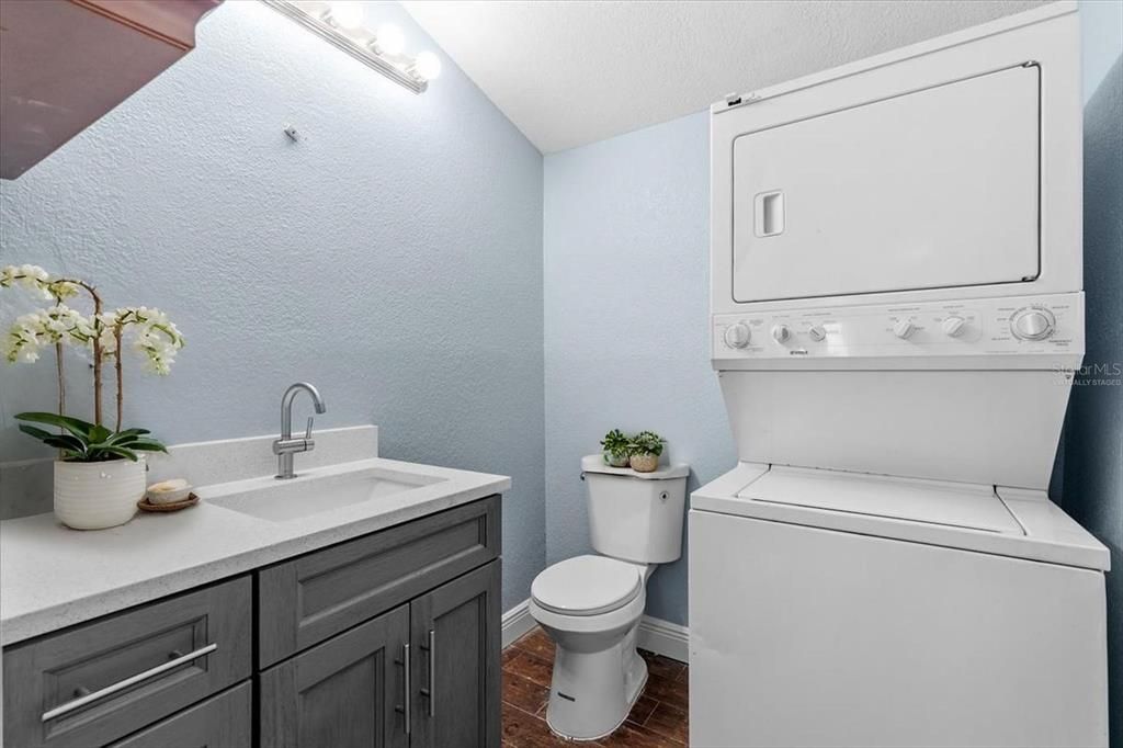 Active With Contract: $340,000 (2 beds, 1 baths, 1256 Square Feet)