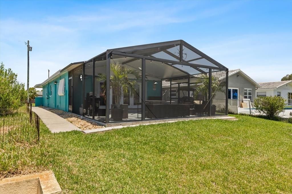 Active With Contract: $340,000 (2 beds, 1 baths, 1256 Square Feet)