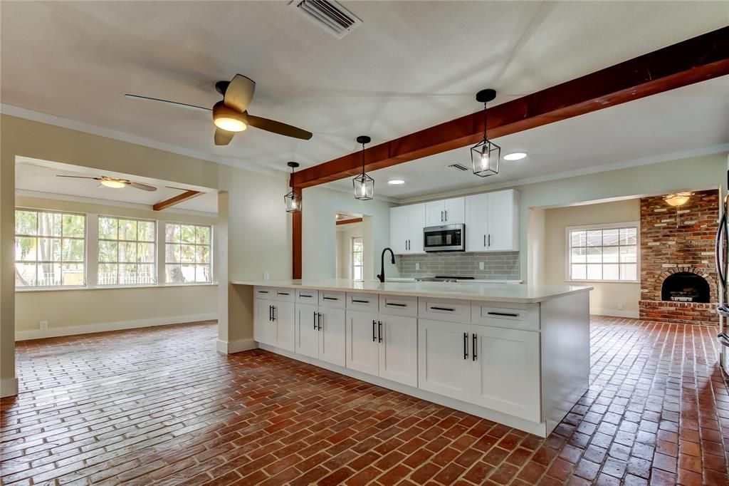 En Venta: $999,999 (4 camas, 2 baños, 3530 Pies cuadrados)