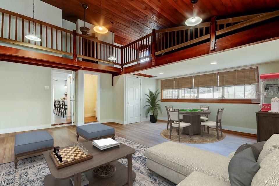 En Venta: $999,999 (4 camas, 2 baños, 3530 Pies cuadrados)