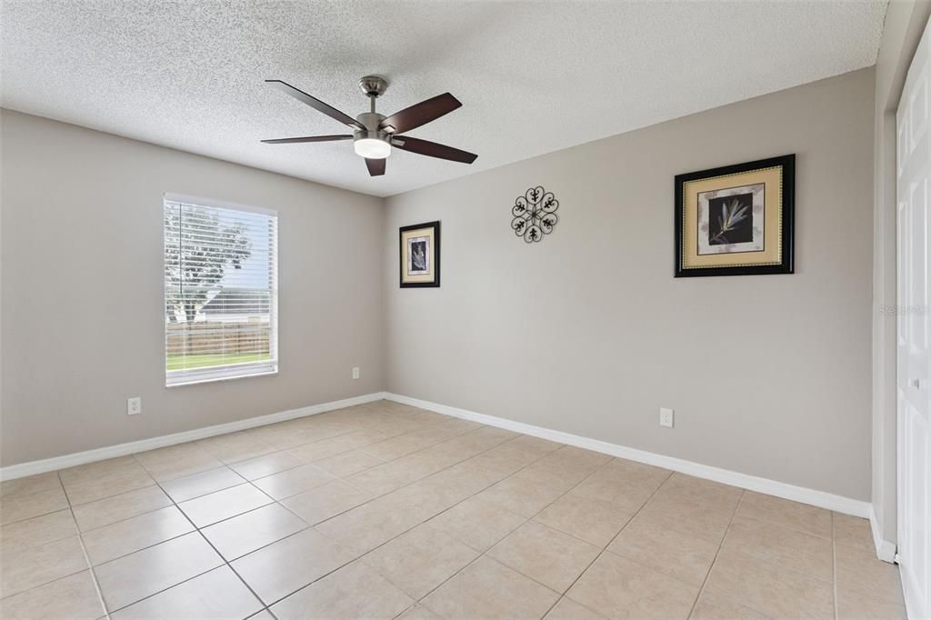 待售: $299,500 (3 贝兹, 2 浴室, 1141 平方英尺)