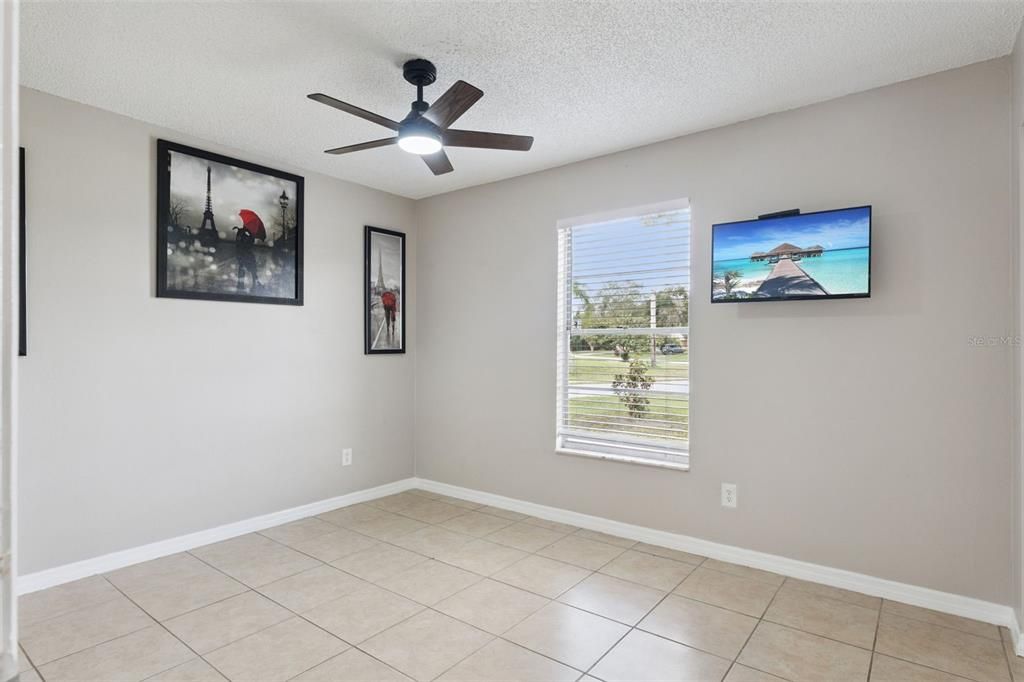 待售: $299,500 (3 贝兹, 2 浴室, 1141 平方英尺)