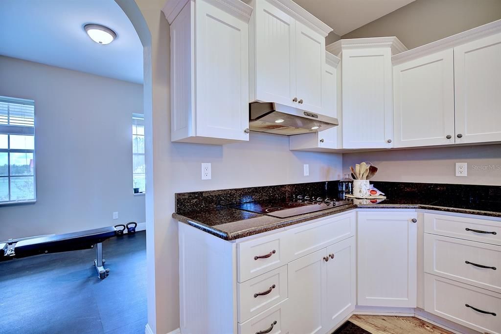 En Venta: $659,000 (3 camas, 2 baños, 2546 Pies cuadrados)