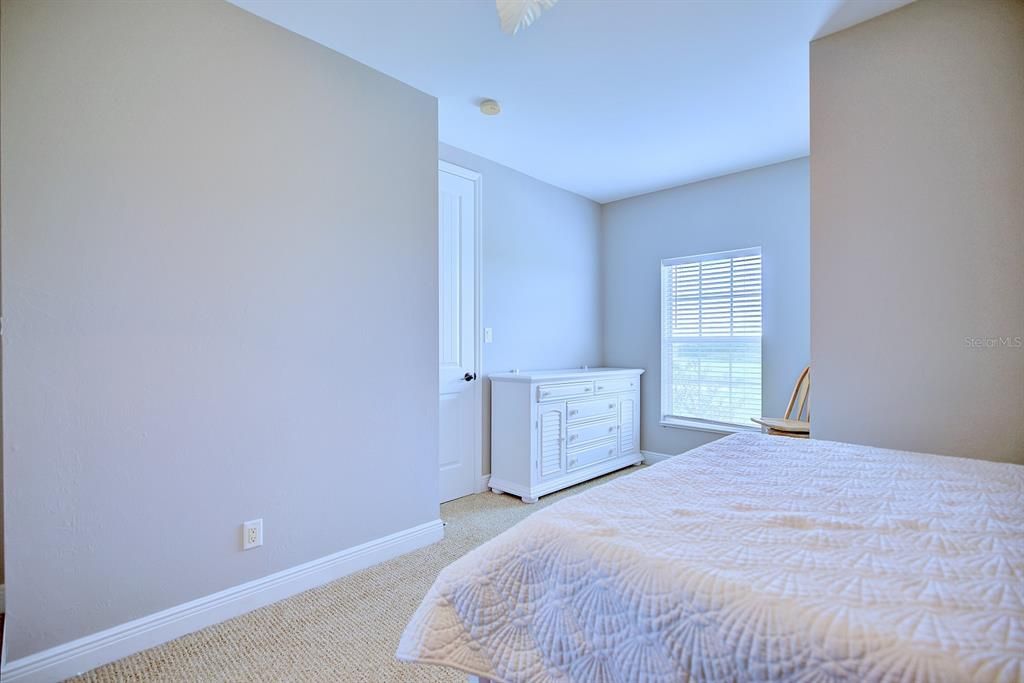 En Venta: $659,000 (3 camas, 2 baños, 2546 Pies cuadrados)