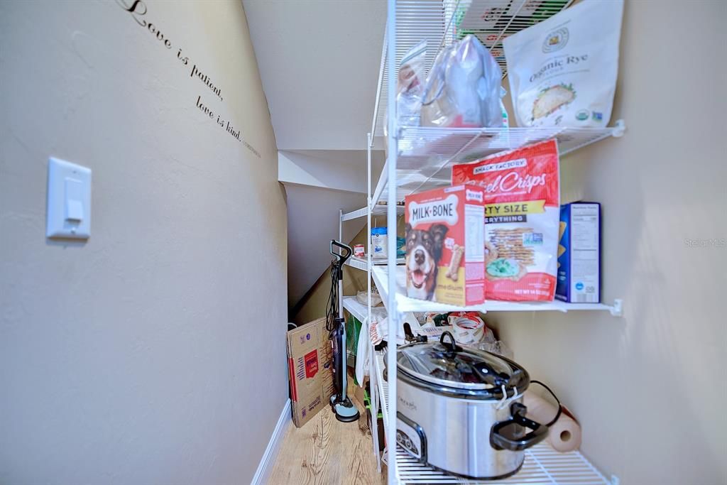 En Venta: $659,000 (3 camas, 2 baños, 2546 Pies cuadrados)