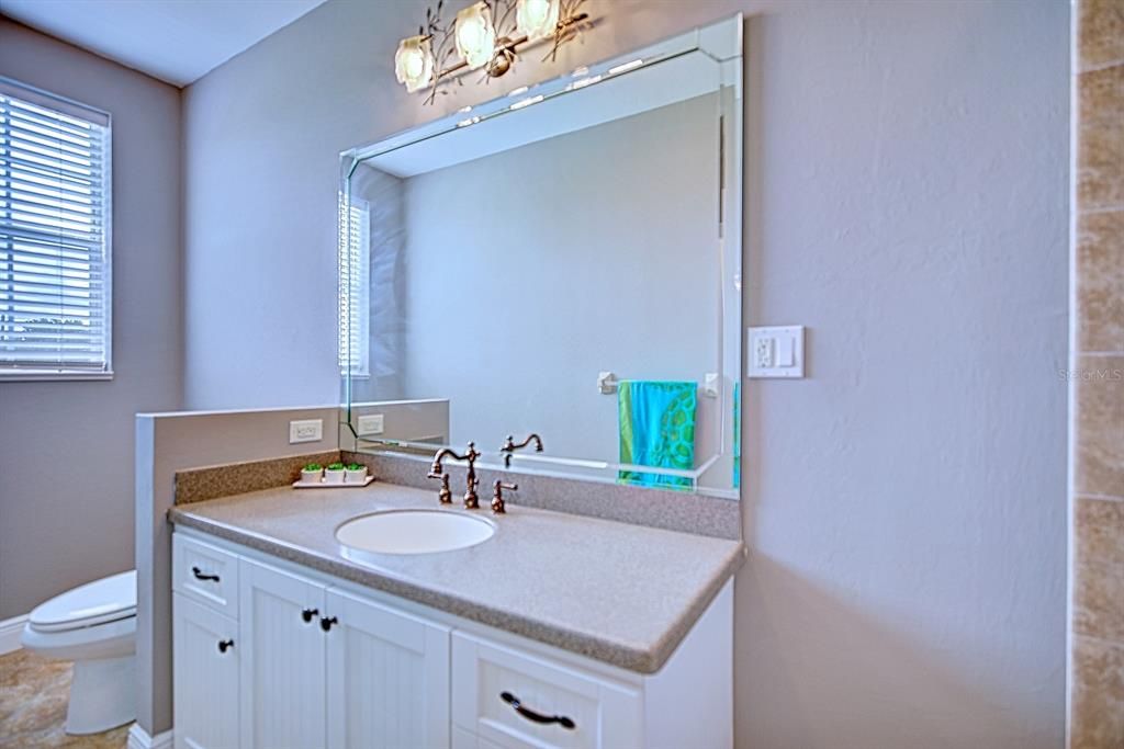 En Venta: $659,000 (3 camas, 2 baños, 2546 Pies cuadrados)