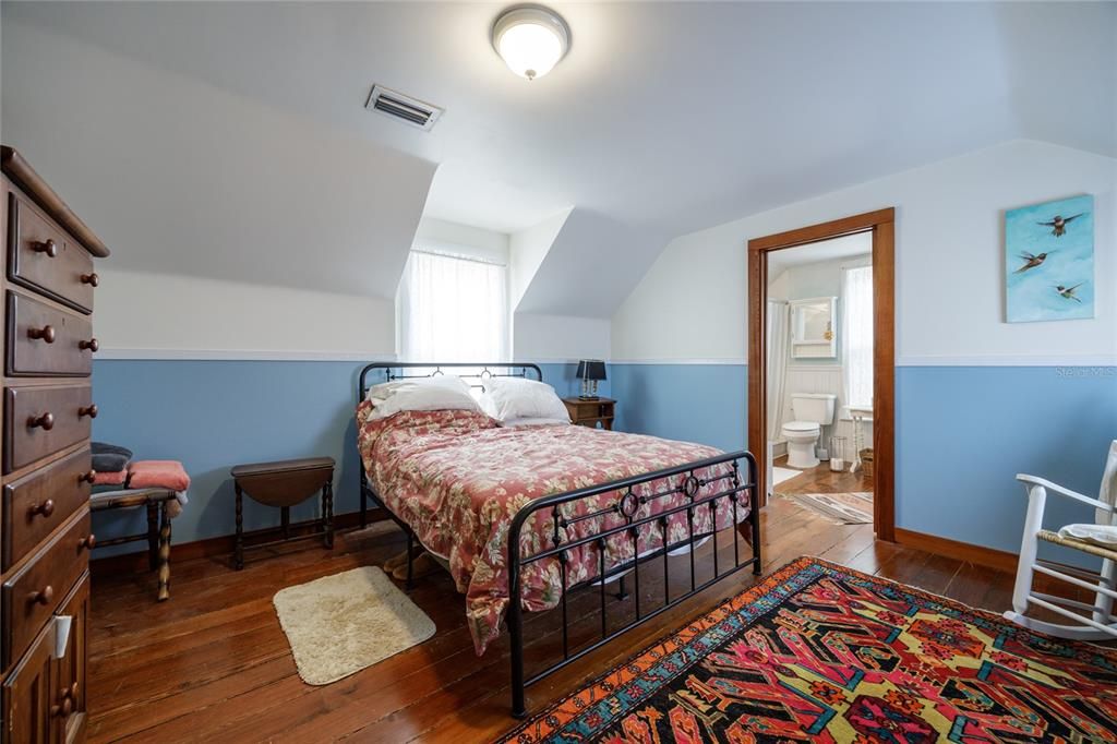 For Sale: $470,000 (3 beds, 2 baths, 2439 Square Feet)